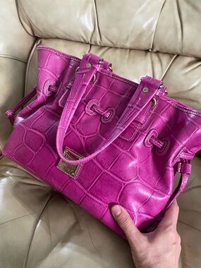 LKNW Dooney & Bourke Leather Croco Fuchsia Satchel Bag